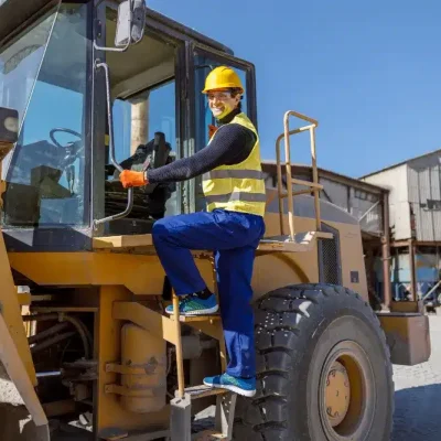 crane for rent in qatar for construction and industrial lifting